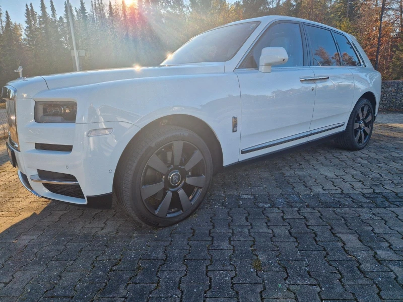 Rolls-Royce Cullinan 6.7 V12/ BESPOKE/ SHOOTING STAR/ 4-SEATS/ TV/, снимка 3 - Автомобили и джипове - 52811691
