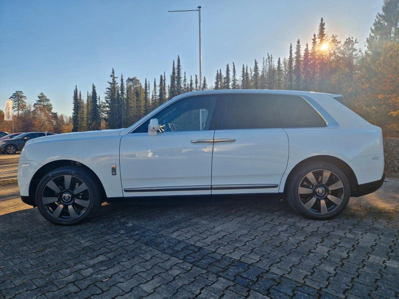 Rolls-Royce Cullinan 6.7 V12/ BESPOKE/ SHOOTING STAR/ 4-SEATS/ TV/, снимка 4 - Автомобили и джипове - 52811691