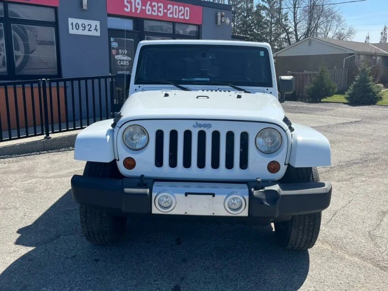 Jeep Wrangler Unlimited Sahara 4WD, снимка 2 - Автомобили и джипове - 53361200