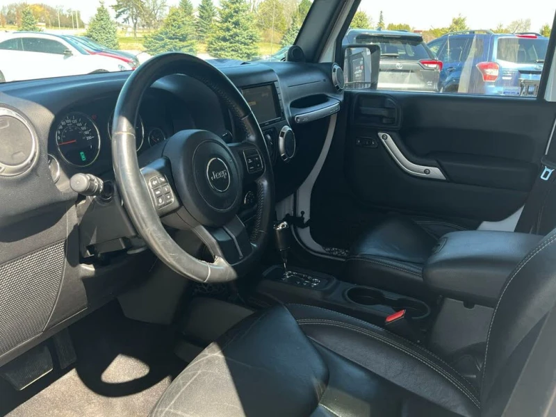 Jeep Wrangler Unlimited Sahara 4WD, снимка 11 - Автомобили и джипове - 53361200