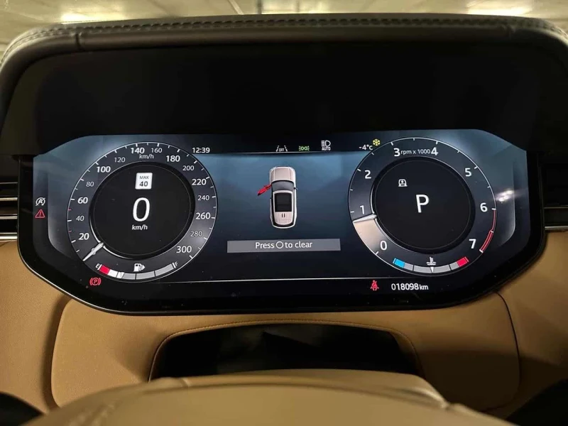 Land Rover Range rover * SE * CARFAX * ПАНОРАМА * KEYLESS, снимка 8 - Автомобили и джипове - 53577612