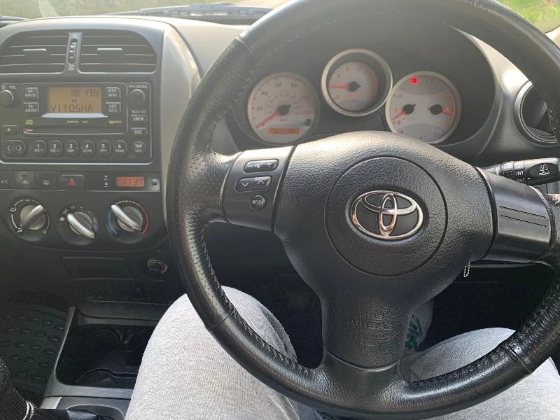 Toyota Rav4 2.0 D4D, снимка 7 - Автомобили и джипове - 47879335