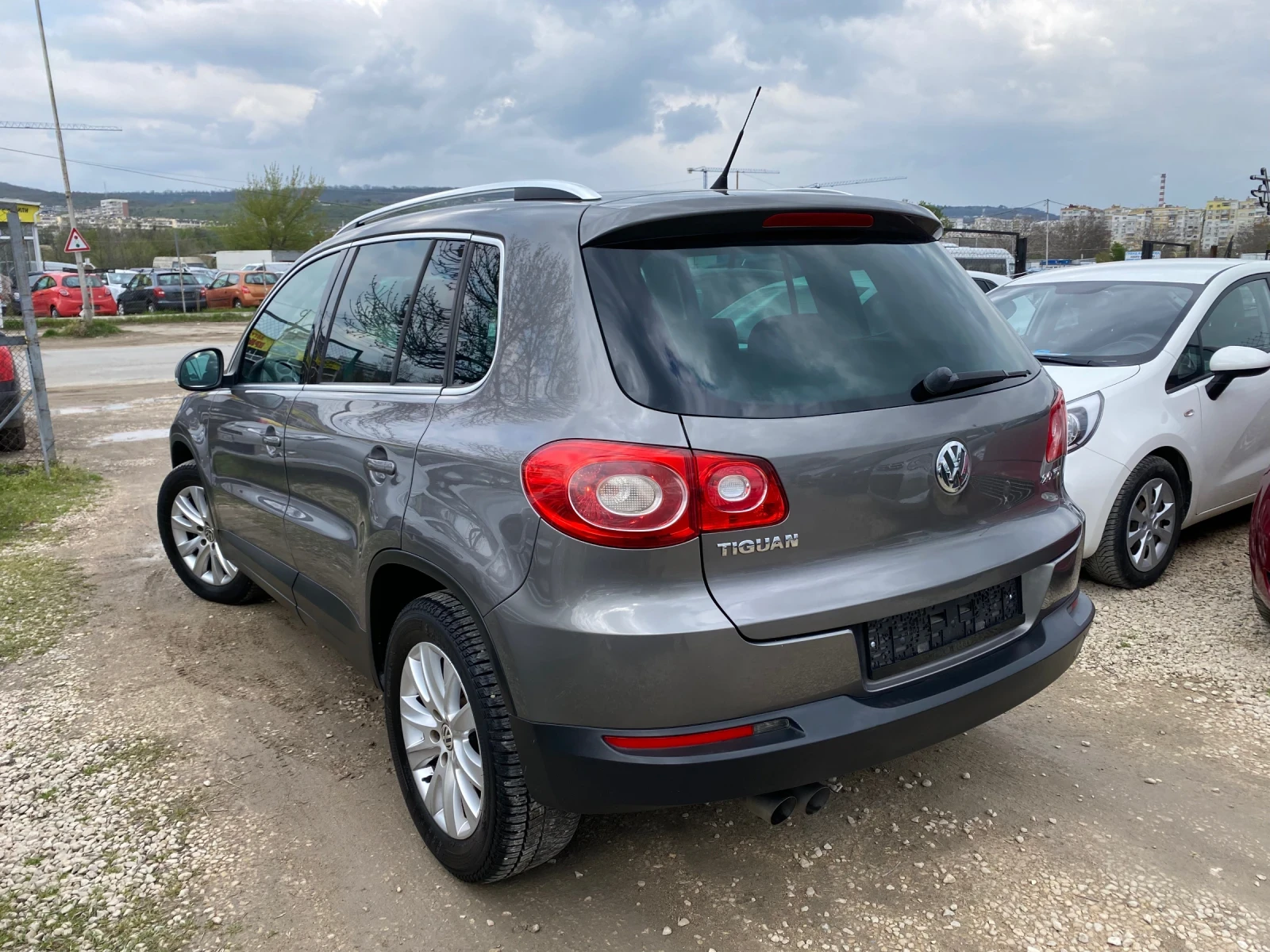 VW Tiguan 2.0 TDI 4x4 213.000 КМ - изображение 5