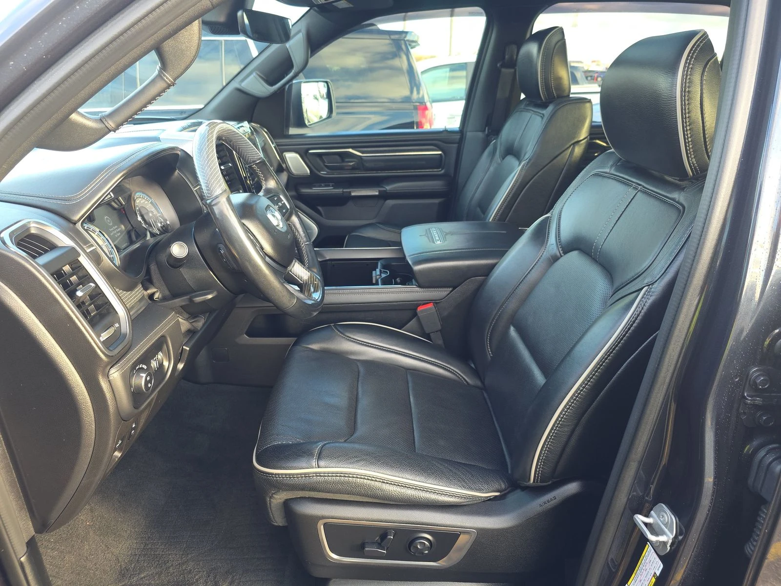 Dodge RAM 1500 * Limited* ДИСТРОНИК* ОБДУХВАНЕ* HARMAN*        - изображение 8