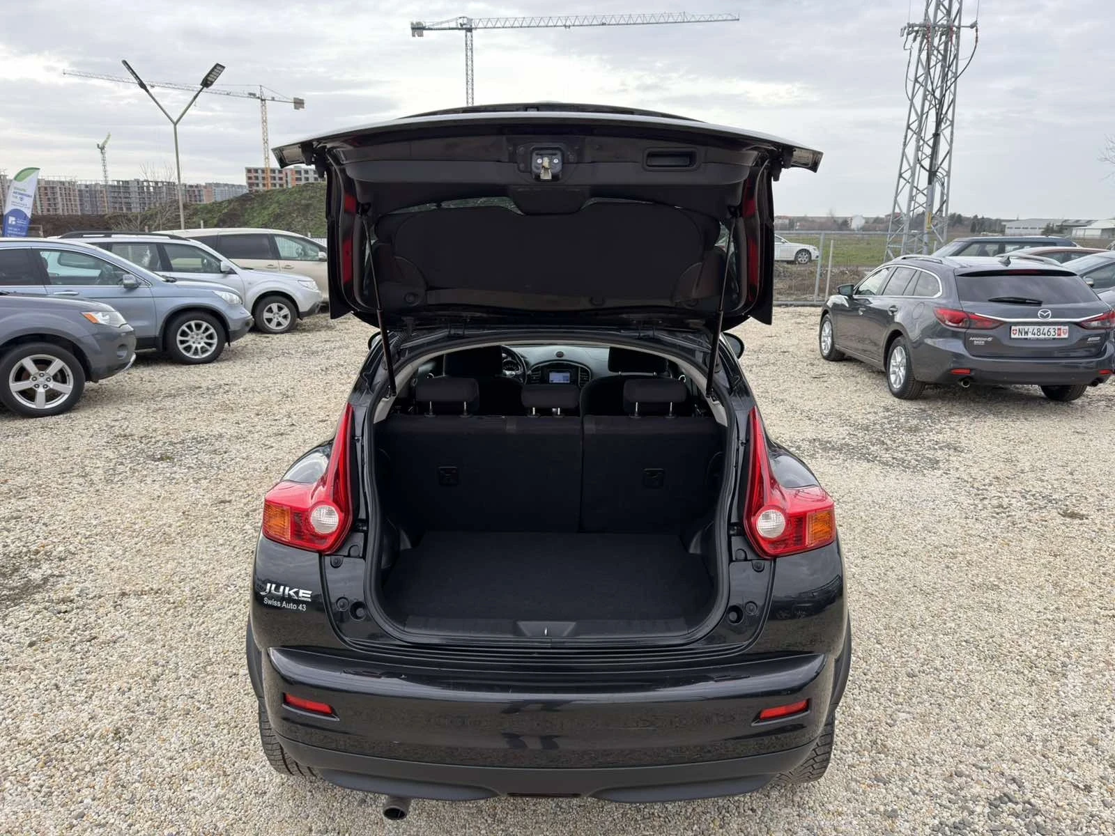 Nissan Juke 1.6i Swiss - изображение 8