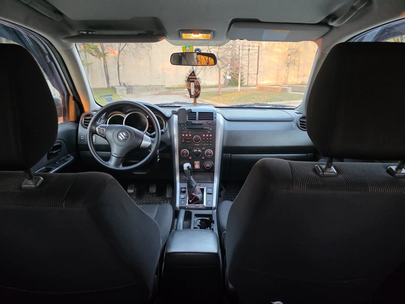 Suzuki Grand vitara 1.6i 4x4 , снимка 7 - Автомобили и джипове - 53829673