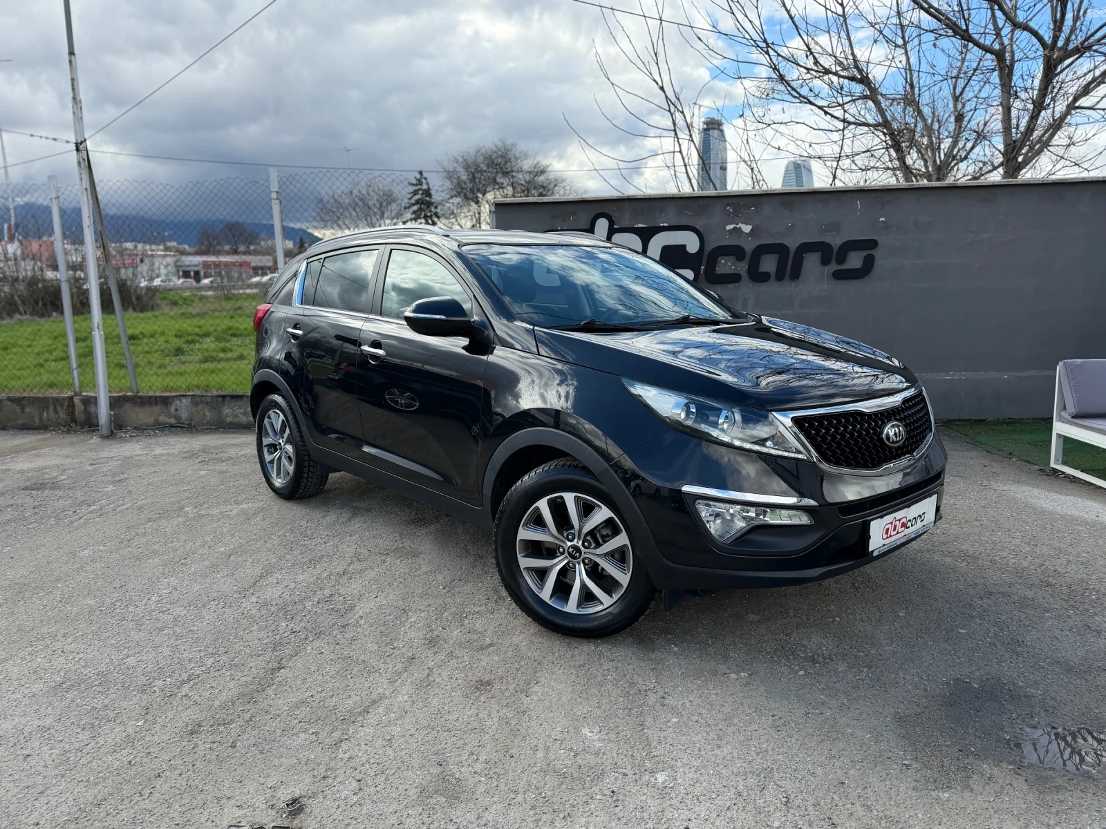 Kia Sportage 1.7CRDI 16v Facelift Led Euro5B, снимка 2 - Автомобили и джипове - 54084001