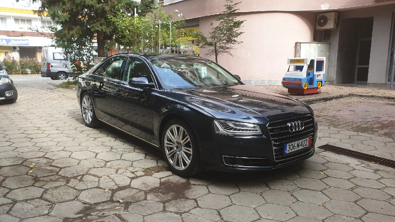 Audi A8, снимка 2 - Автомобили и джипове - 54131751