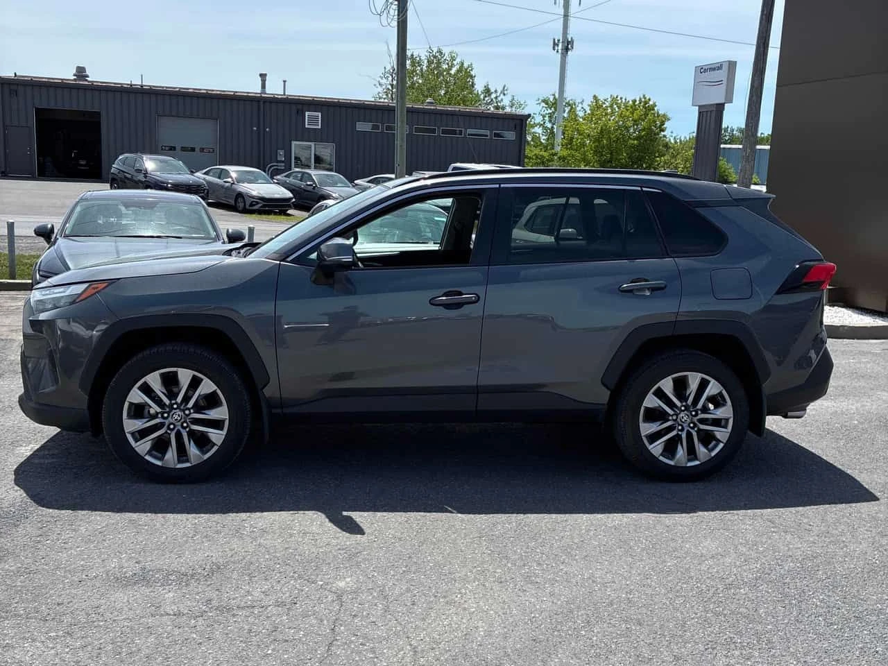 Toyota Rav4 XLE * ПАНОРАМА * CARFAX * АВТО КРЕДИТ, снимка 2 - Автомобили и джипове - 54942360