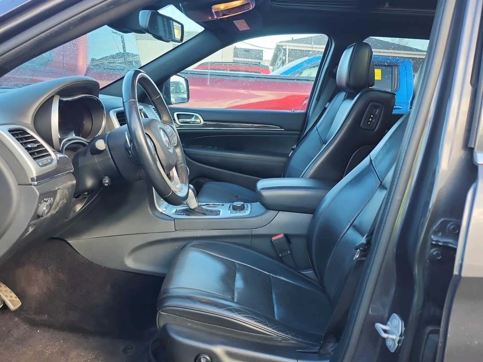Jeep Grand cherokee OVERLAND, снимка 5 - Автомобили и джипове - 55037670
