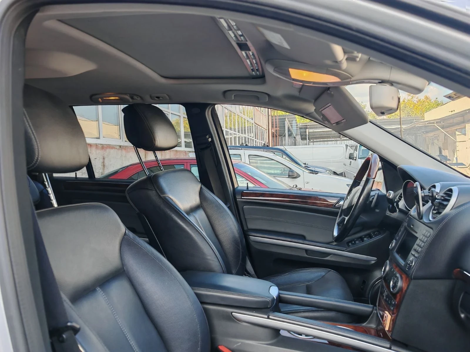 Mercedes-Benz GL 550, снимка 12 - Автомобили и джипове - 55014971