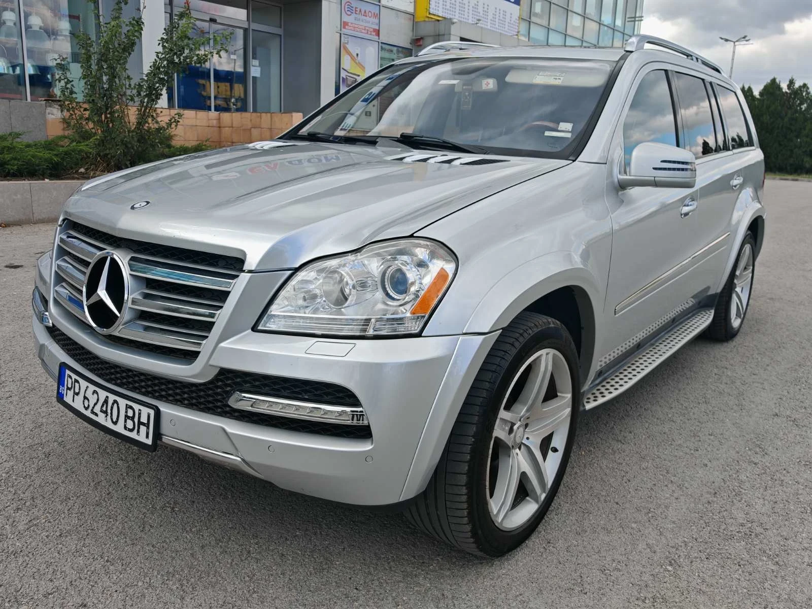 Mercedes-Benz GL 550, снимка 9 - Автомобили и джипове - 55014971