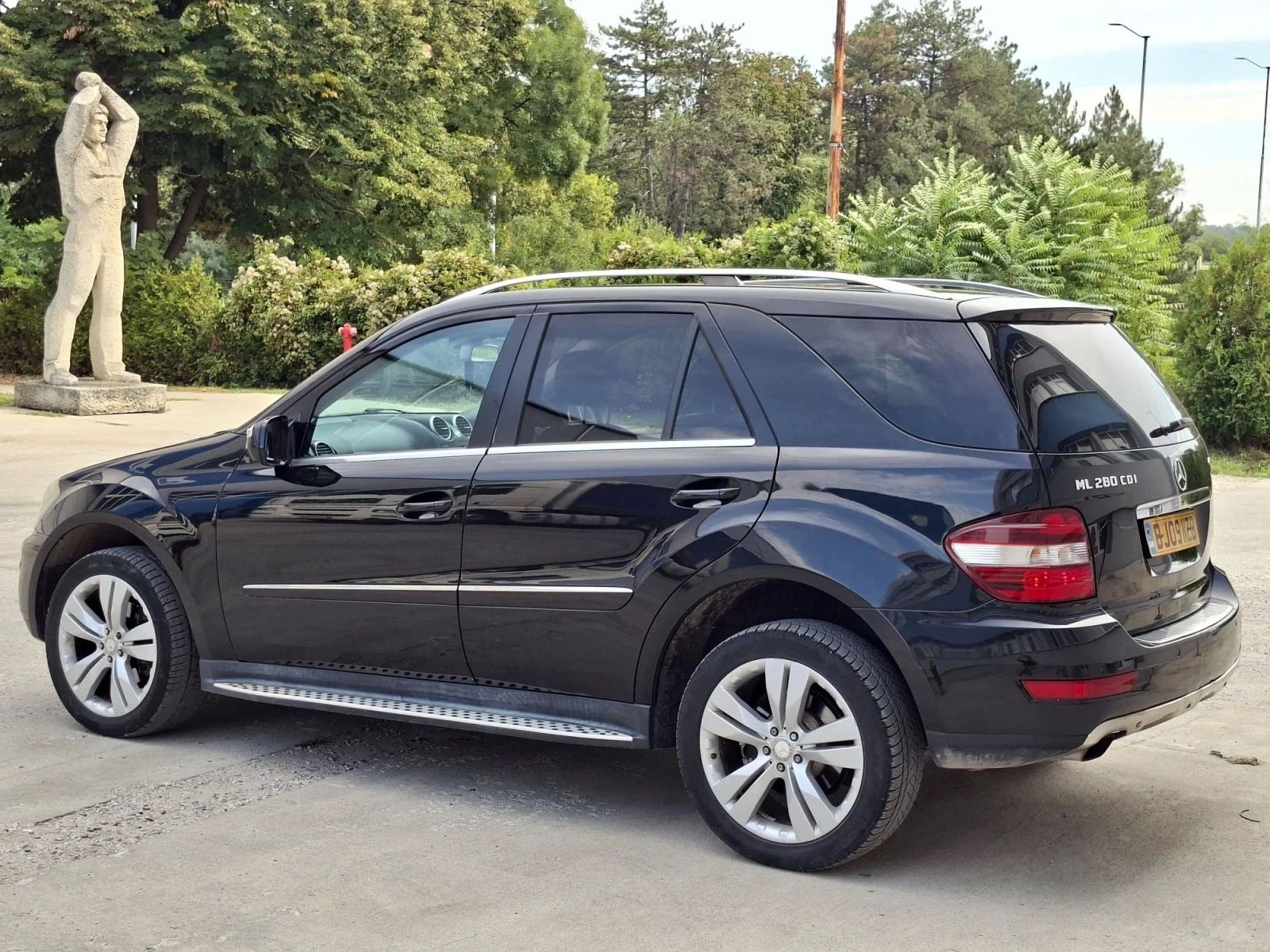 Mercedes-Benz ML Фейслифт, снимка 3 - Автомобили и джипове - 56171146