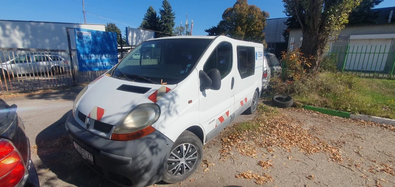 Renault Trafic, снимка 4 - Бусове и автобуси - 47684692