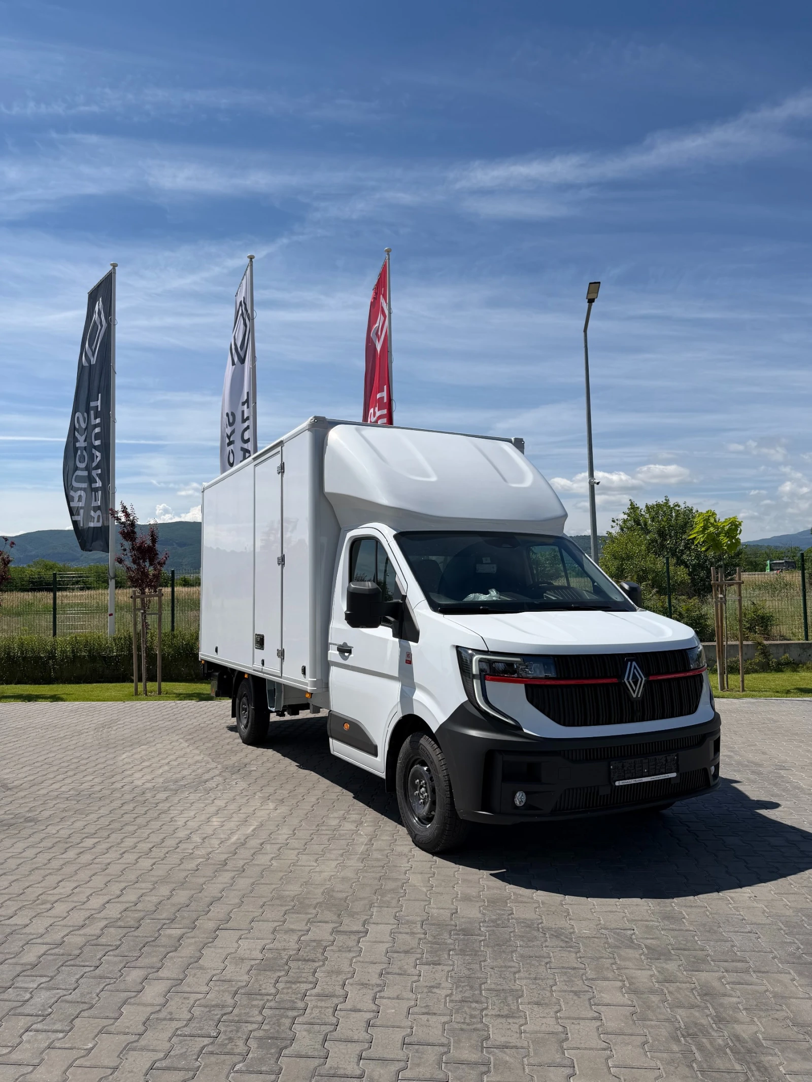 Renault Master RED EDITION* ФУРГОН* 8 ПАЛЕТЕН* ПАДАЩ БОРД* , снимка 3 - Бусове и автобуси - 55000817