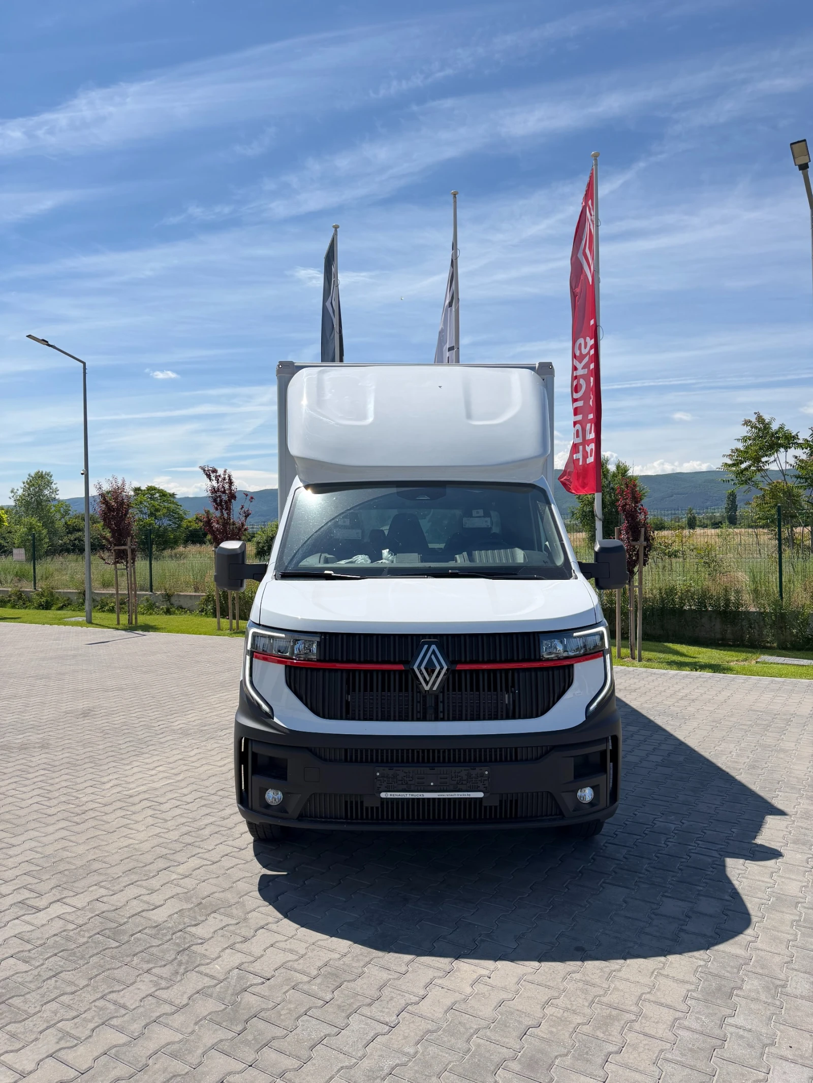 Renault Master RED EDITION* ФУРГОН* 8 ПАЛЕТЕН* ПАДАЩ БОРД* , снимка 2 - Бусове и автобуси - 55000817