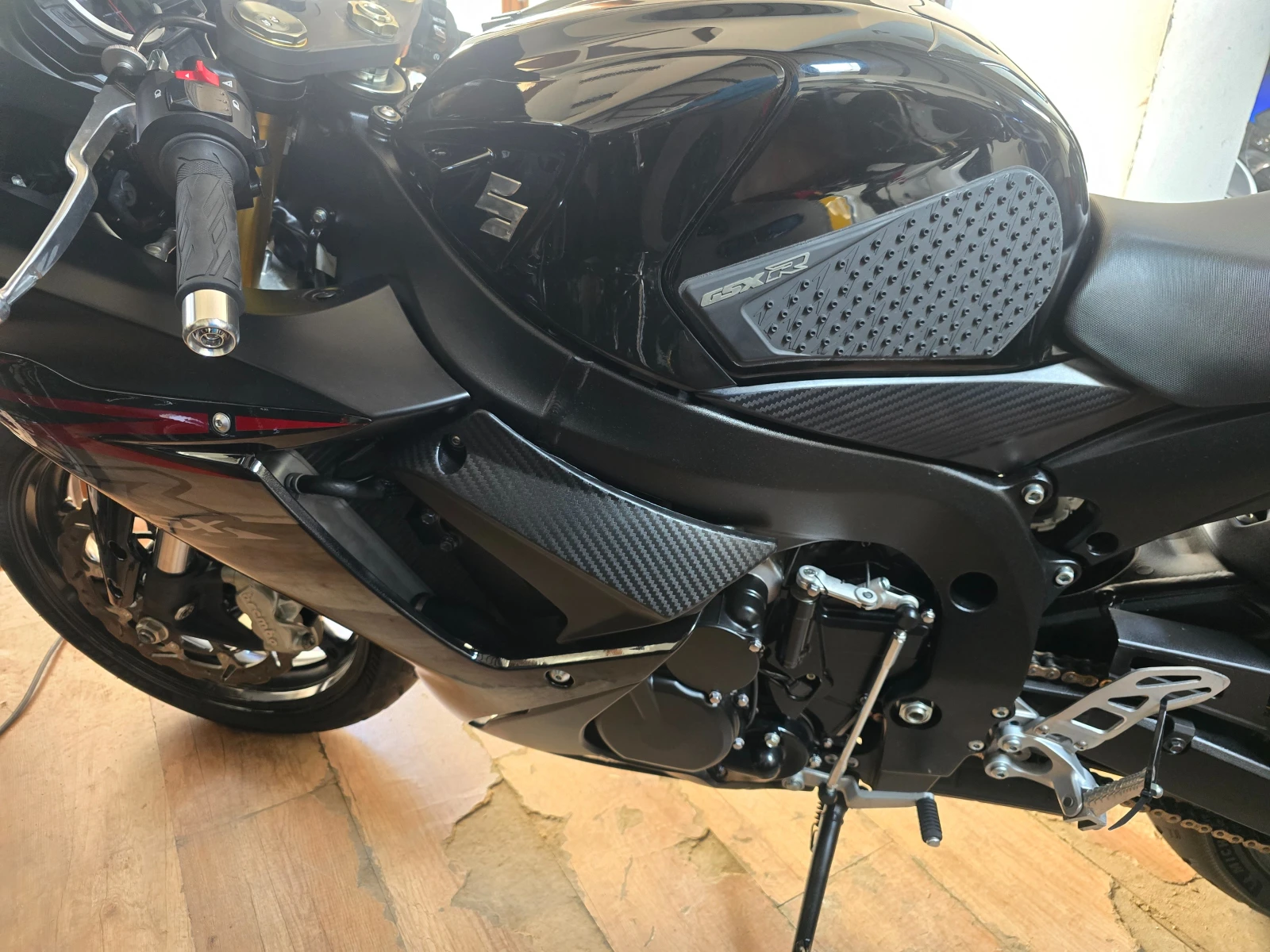 Suzuki Gsxr 750 - изображение 9