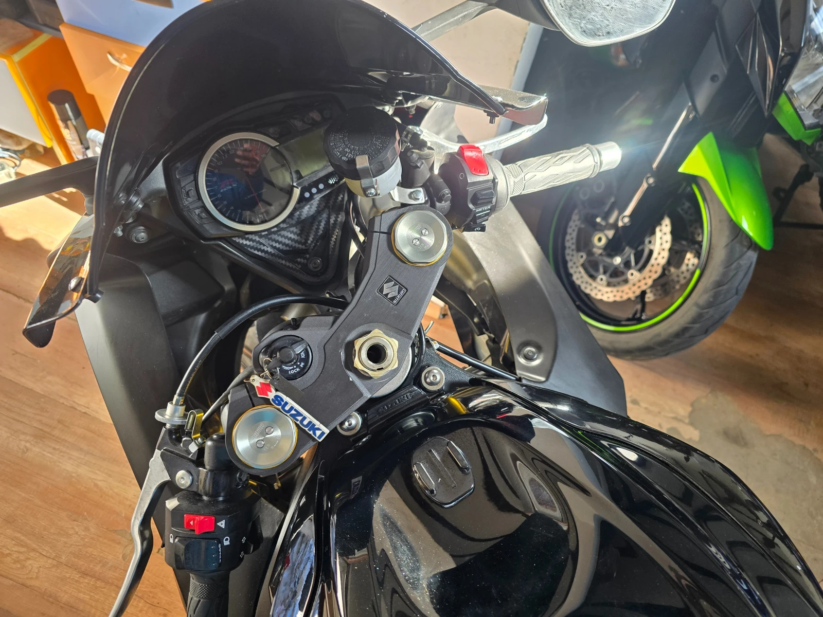 Suzuki Gsxr 750 - изображение 4