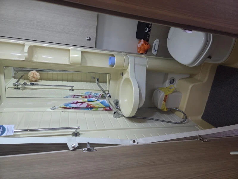 Кемпер Burstner Ixeo time it 670, снимка 4 - Каравани и кемпери - 51810361