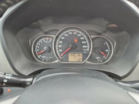 Toyota Yaris 1.3 газ климатик 6ск, снимка 13