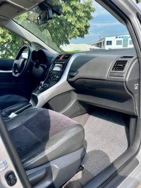 Toyota Auris Hybrid, снимка 16