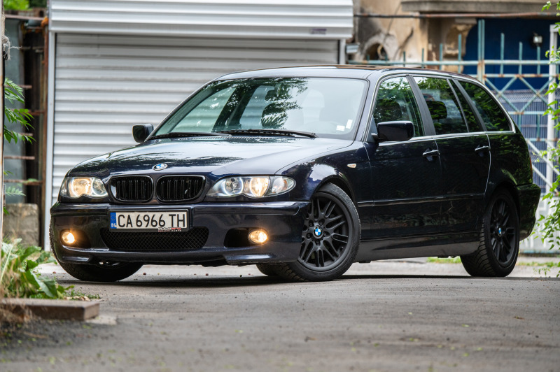 BMW 330 D Touring Facelift, снимка 1 - Автомобили и джипове - 46357347