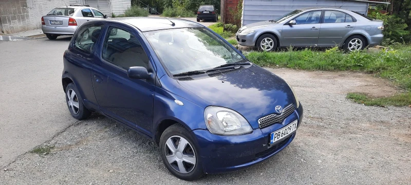 Toyota Yaris 1.0i, снимка 1 - Автомобили и джипове - 47565729