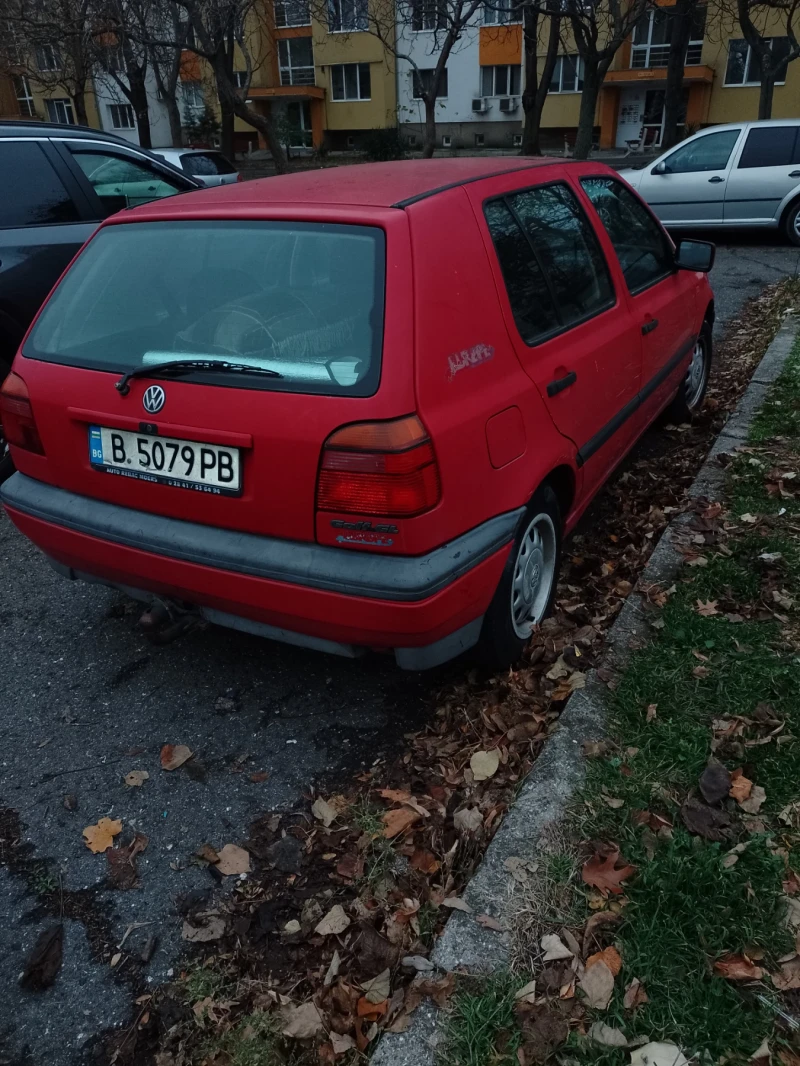 VW Golf, снимка 1 - Автомобили и джипове - 48224413