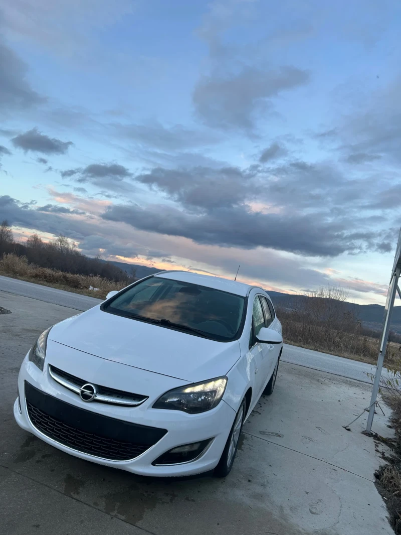 Opel Astra, снимка 1 - Автомобили и джипове - 48295979