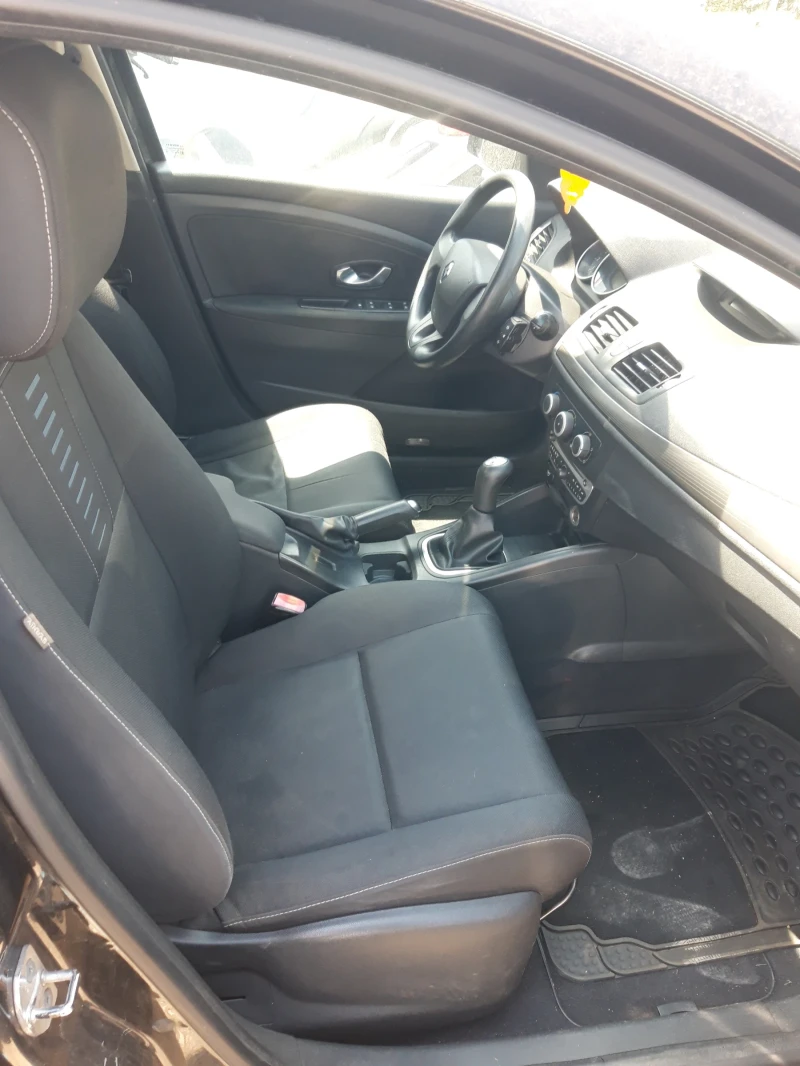 Renault Megane 1.5DCI НА ЧАСТИ , снимка 4 - Автомобили и джипове - 51215349
