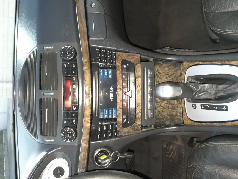 Mercedes-Benz E 320 Barter, снимка 7 - Автомобили и джипове - 52656669