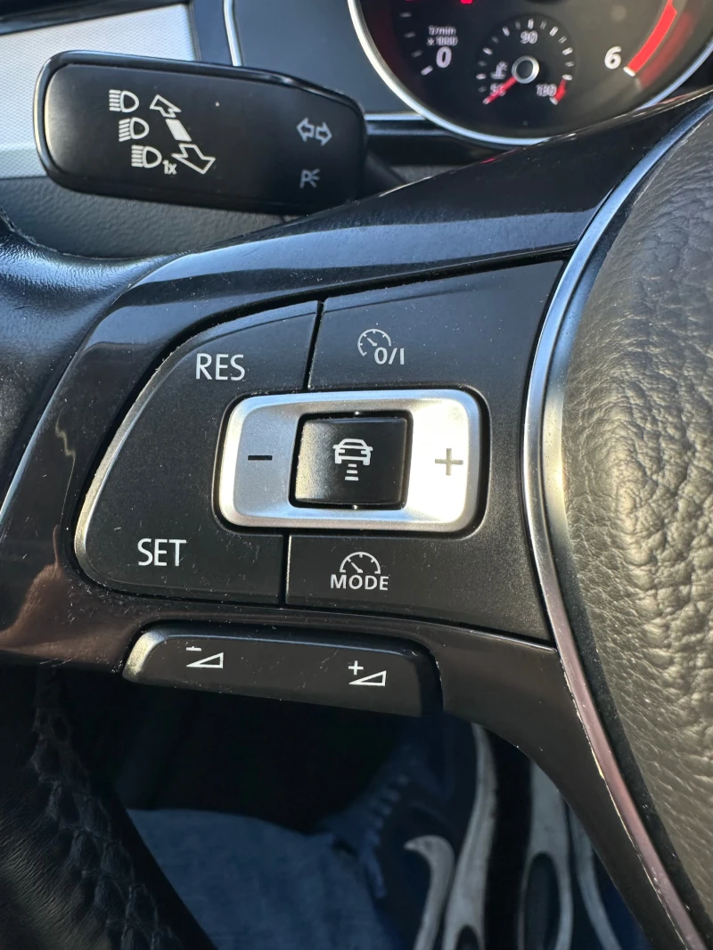 VW Passat 2.0TDI, снимка 11 - Автомобили и джипове - 52849449