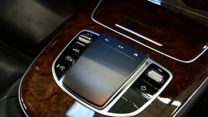 Mercedes-Benz E 220 d 4Matic AMG Line, снимка 10 - Автомобили и джипове - 52875409