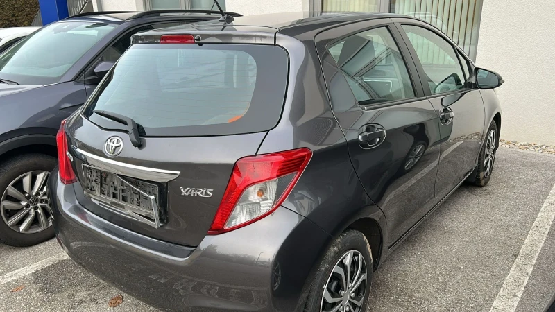 Toyota Yaris 1.3, снимка 4 - Автомобили и джипове - 52887055