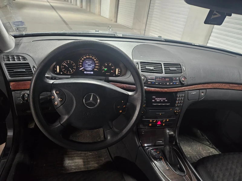 Mercedes-Benz E 320, снимка 6 - Автомобили и джипове - 52937827