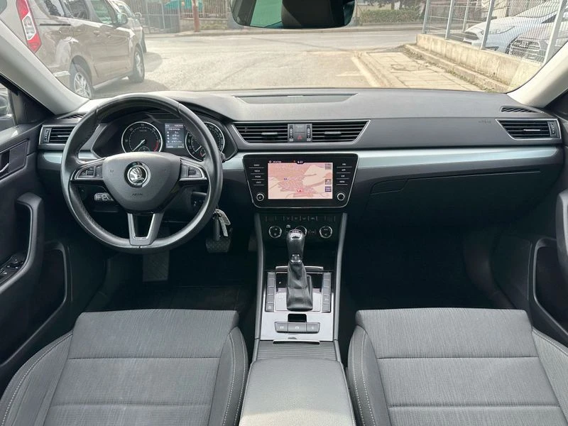 Skoda Superb 2.0 TDI DSG, снимка 10 - Автомобили и джипове - 49452102