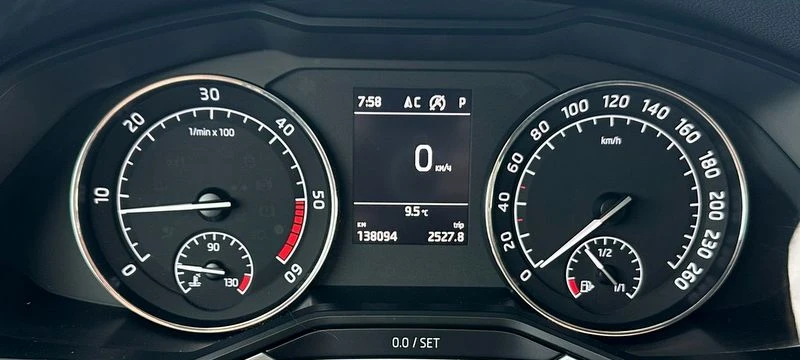 Skoda Superb 2.0 TDI DSG, снимка 11 - Автомобили и джипове - 49452102