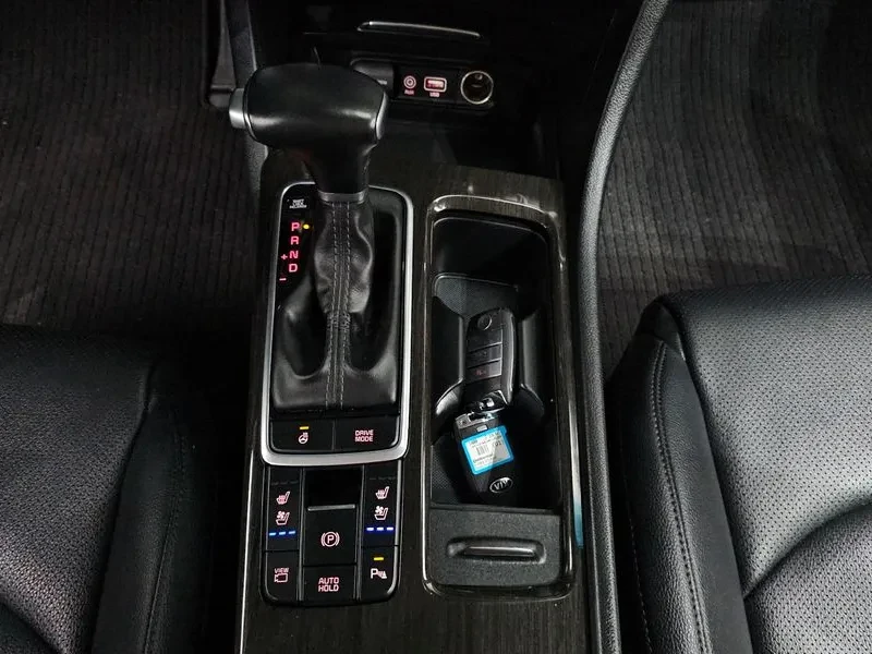 Kia K5 2.0 Noblesse, снимка 9 - Автомобили и джипове - 55834522