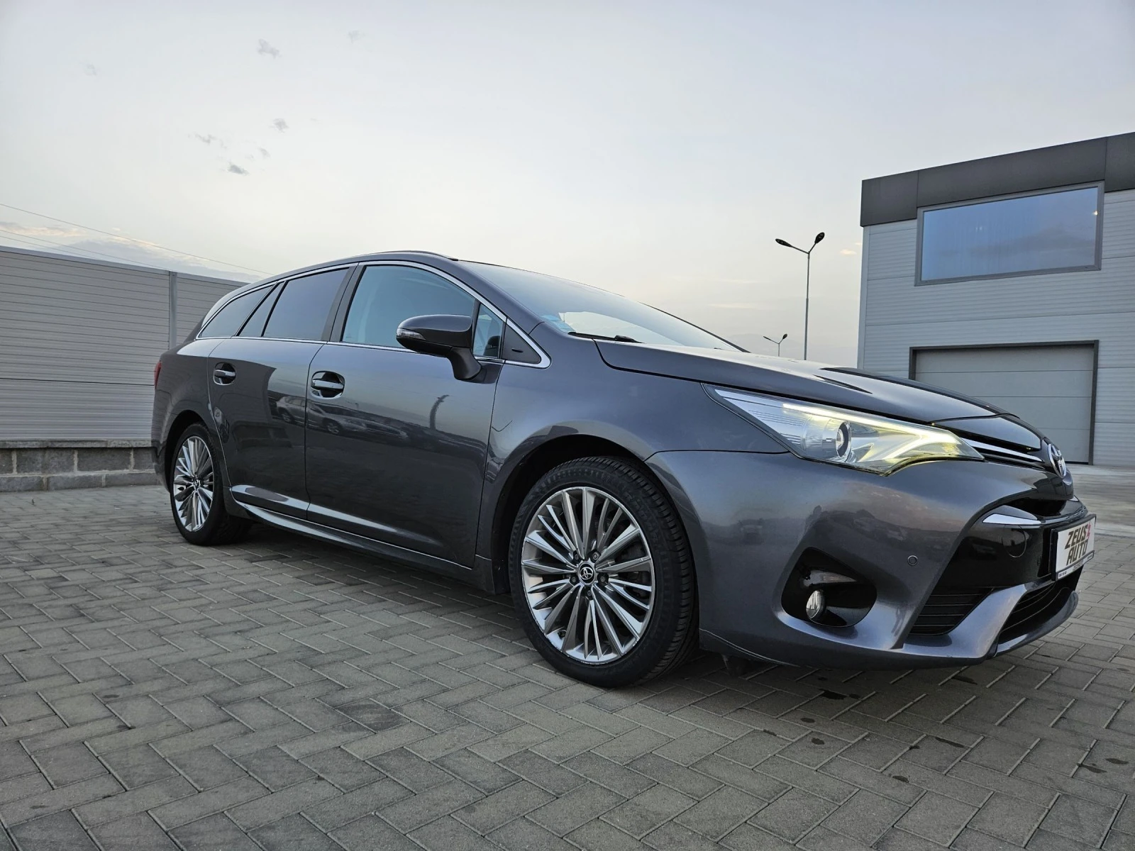 Toyota Avensis 2.0 D-4D / EXECUTIVE / TOP !  - изображение 4