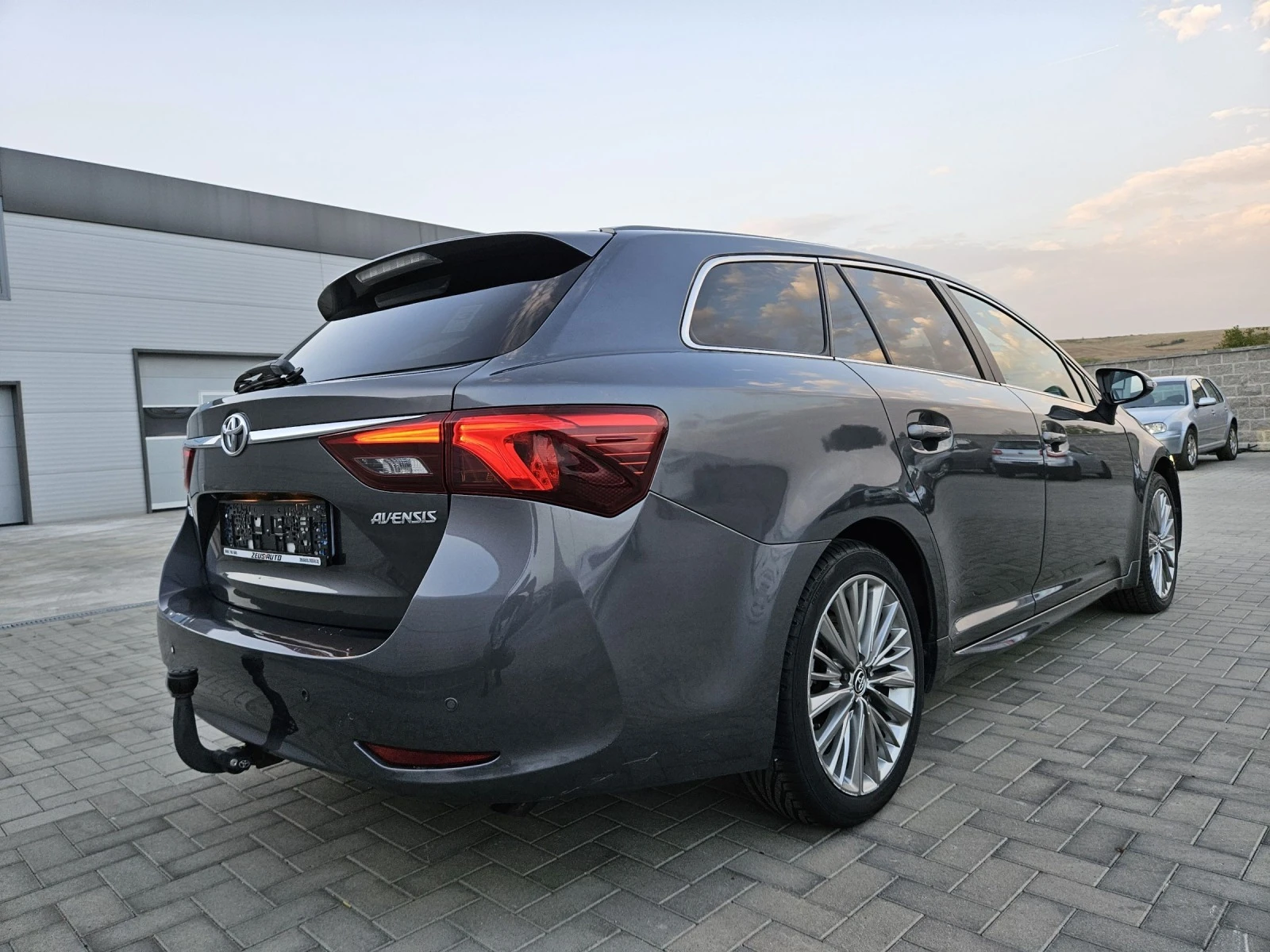 Toyota Avensis 2.0 D-4D / EXECUTIVE / TOP !  - изображение 5