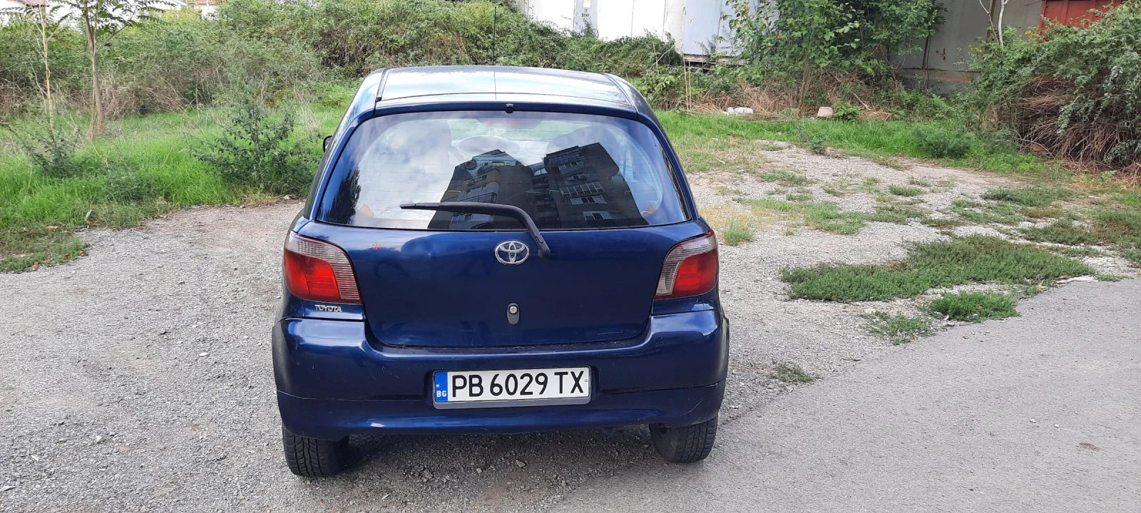 Toyota Yaris 1.0i - изображение 4