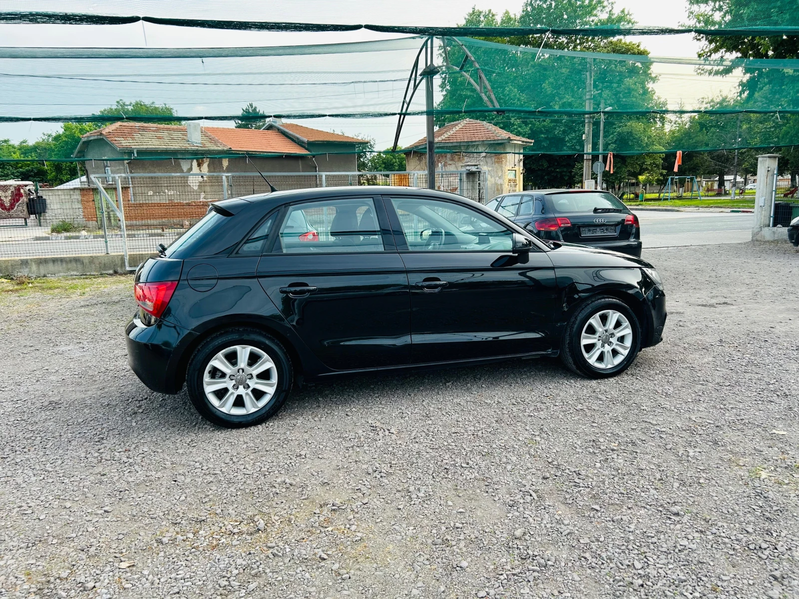 Audi A1 1.6tdi 90k.s - изображение 8