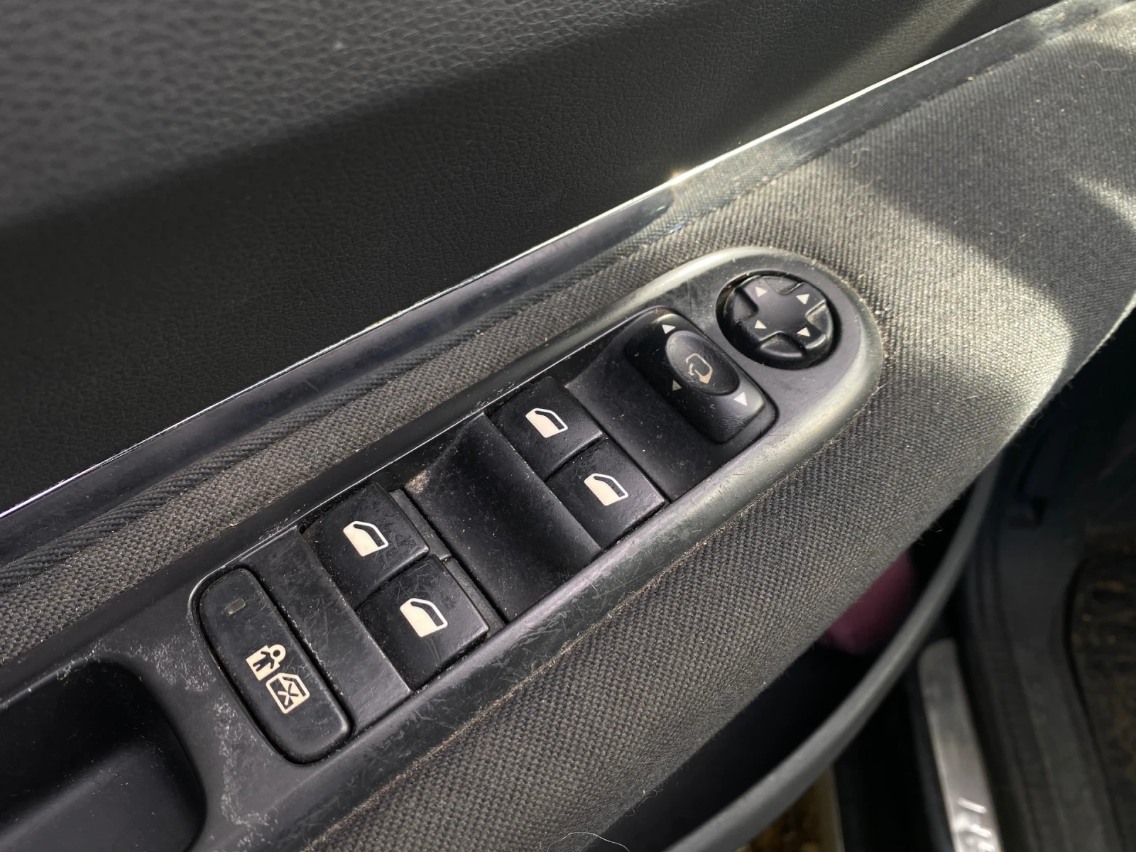 Peugeot 3008 Hybrid  - изображение 9