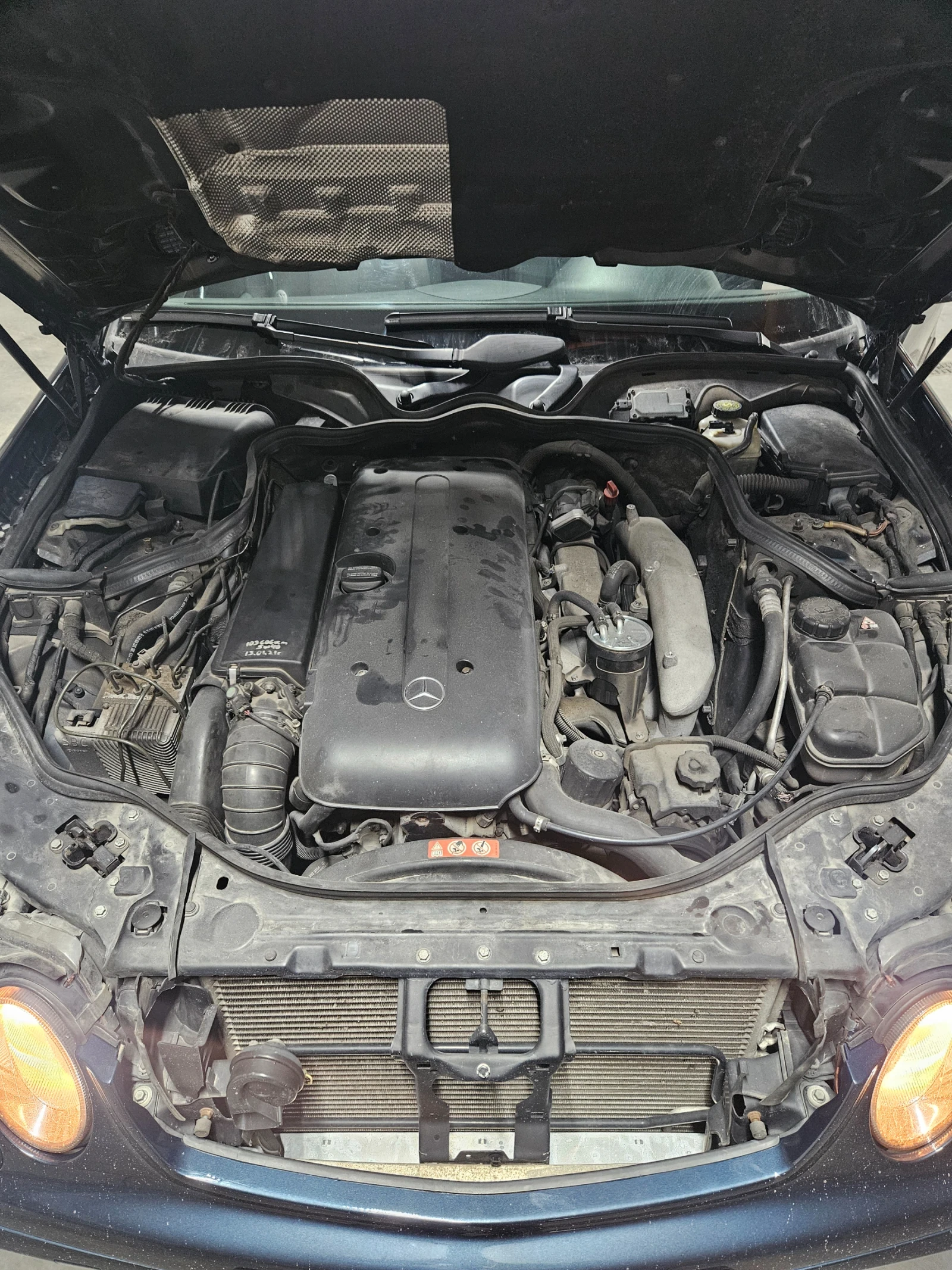 Mercedes-Benz E 320  - изображение 7