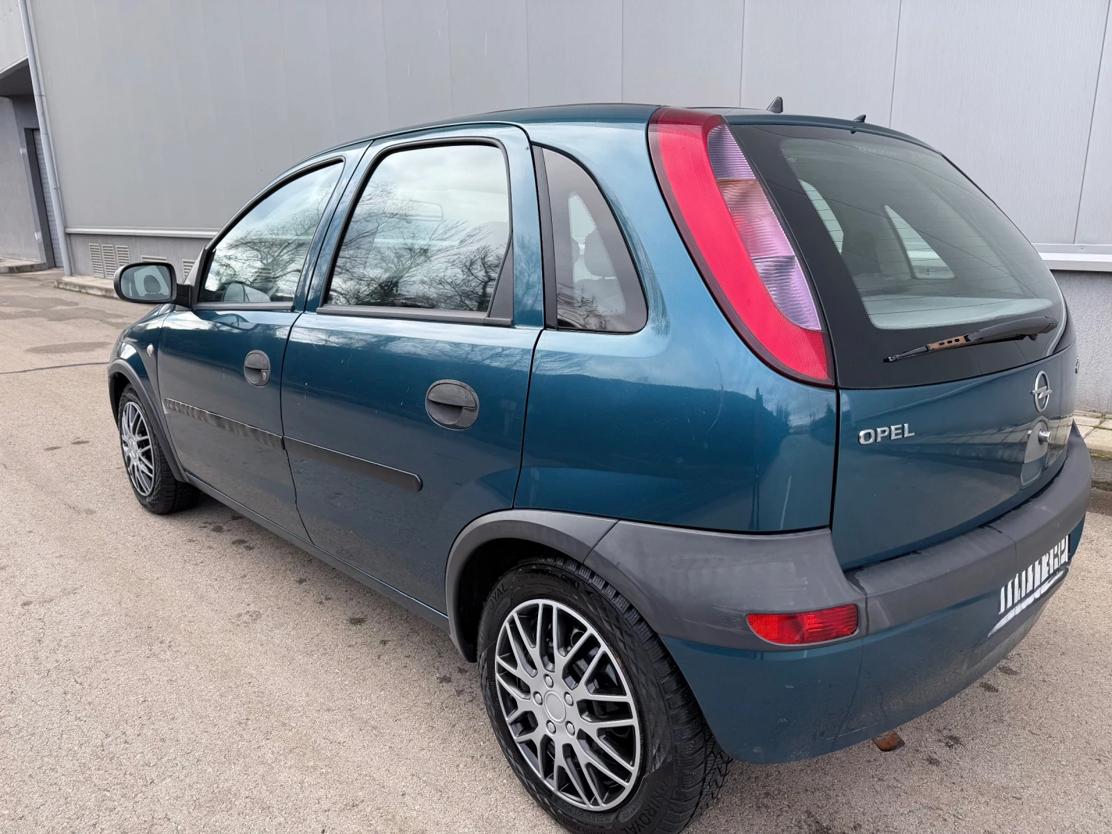 Opel Corsa 1.2 гаражна първи собственик в България - изображение 5