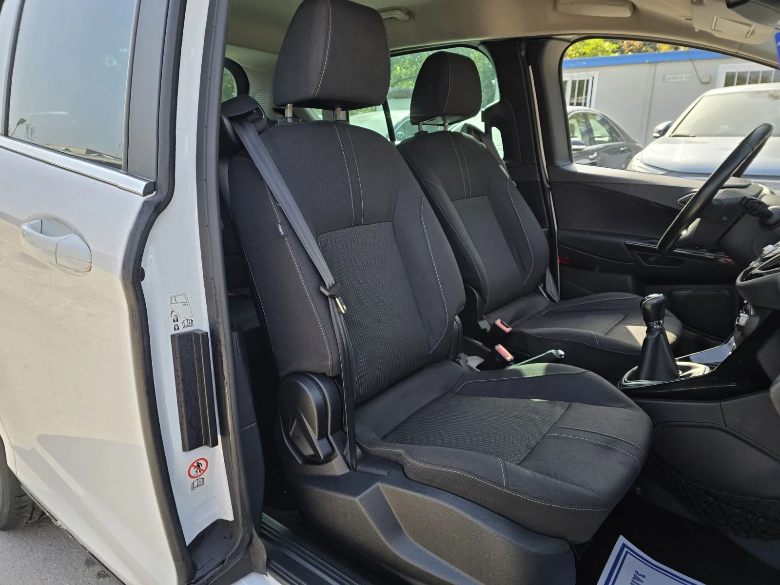 Ford B-Max 1.5d 75к.с Топ състояние , снимка 13 - Автомобили и джипове - 53679093