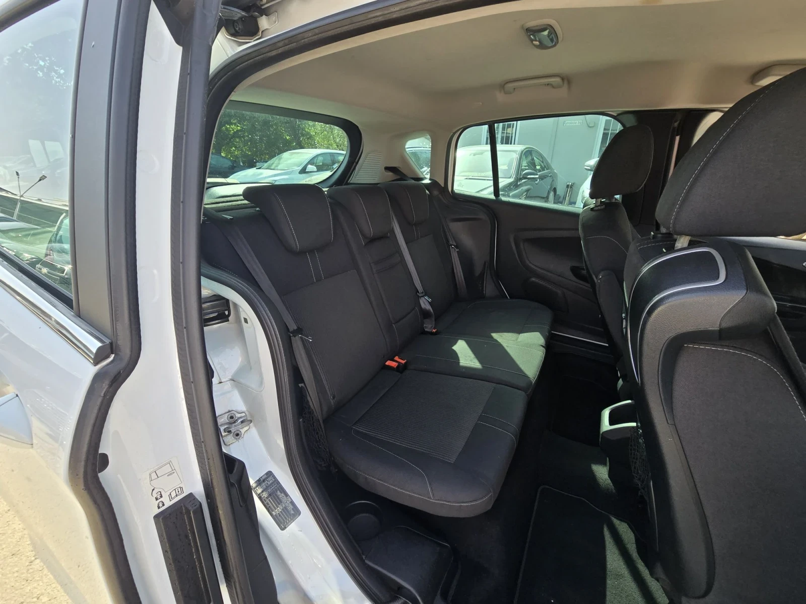 Ford B-Max 1.5d 75к.с Топ състояние , снимка 15 - Автомобили и джипове - 53679093