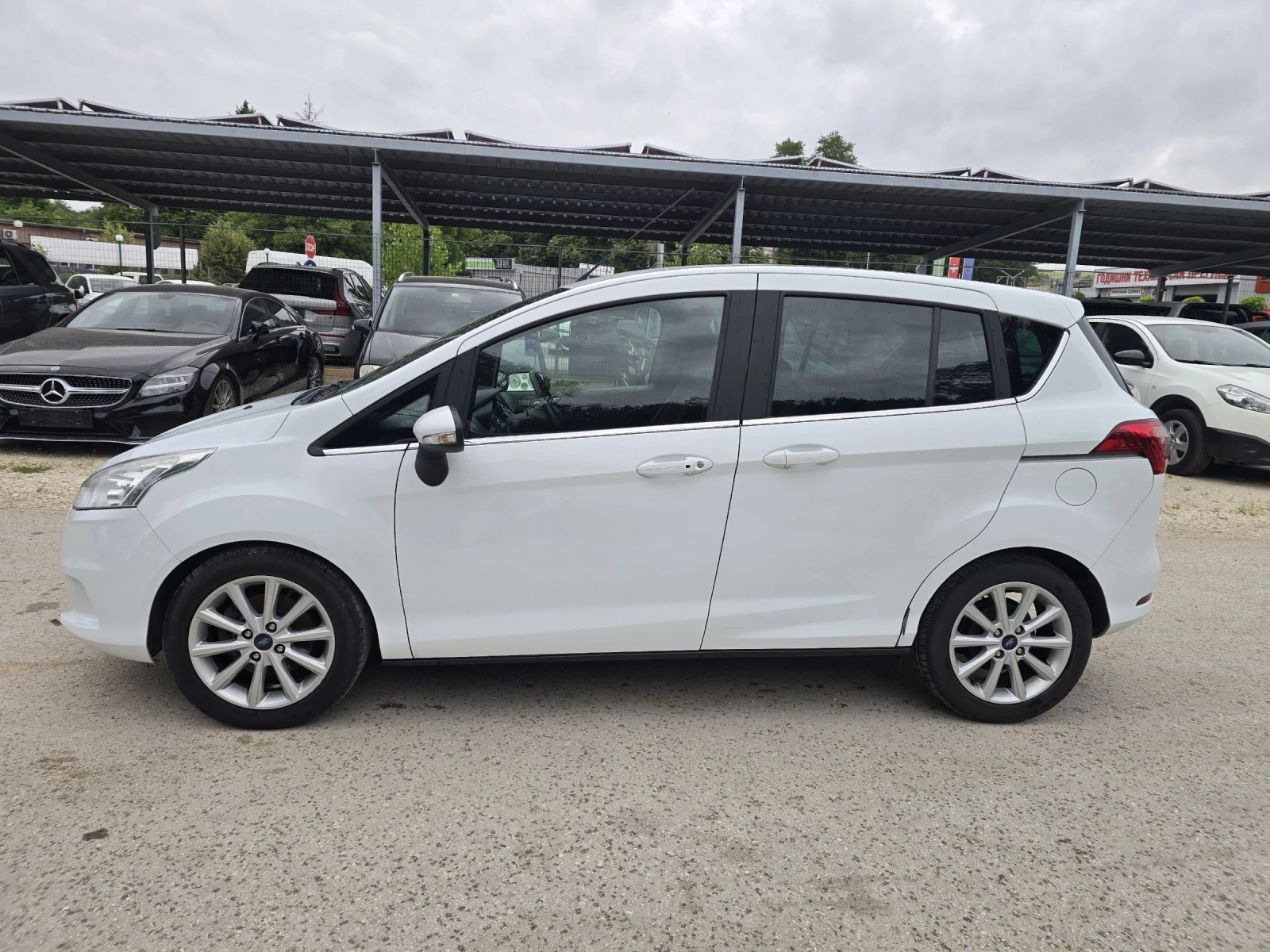 Ford B-Max 1.5d 75к.с Топ състояние , снимка 7 - Автомобили и джипове - 53679093