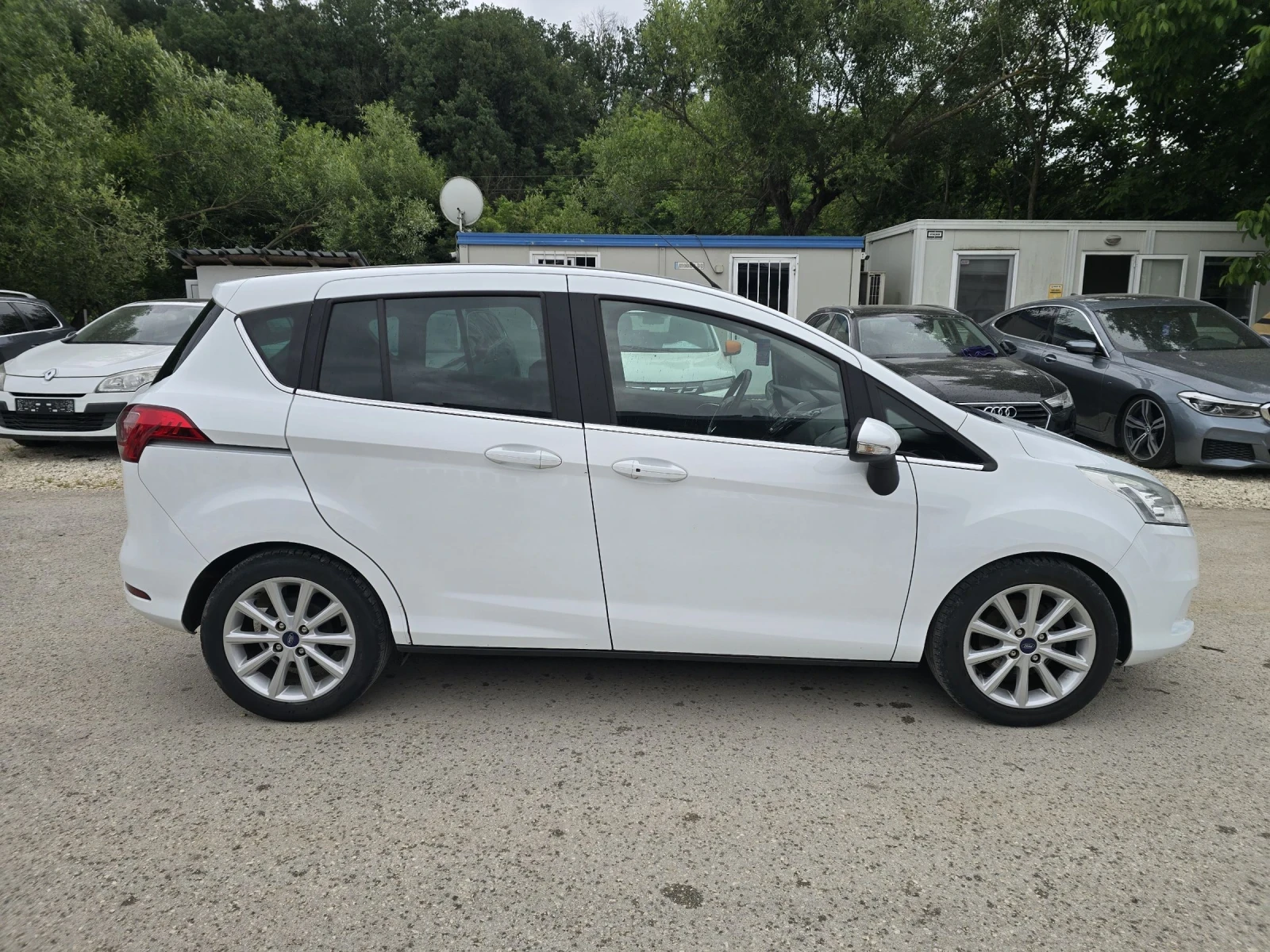 Ford B-Max 1.5d 75к.с Топ състояние , снимка 8 - Автомобили и джипове - 53679093