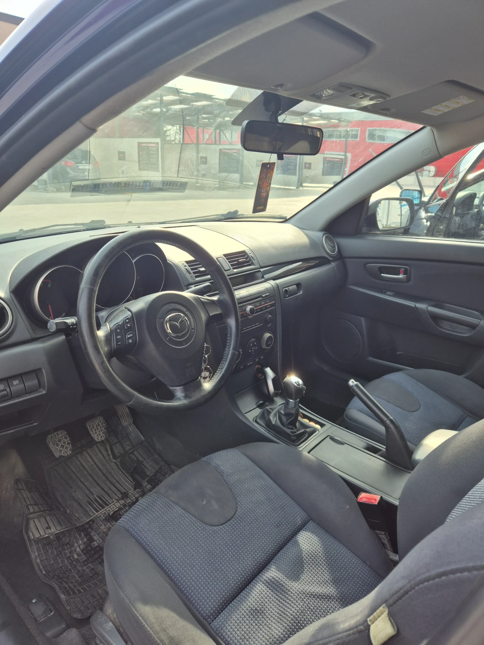 Mazda 3 1.5 бензин, снимка 5 - Автомобили и джипове - 53905394